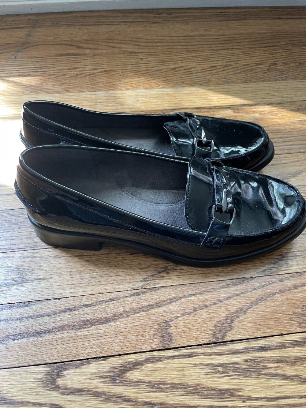 Size 8.5 Women's Aerosoles Loafers in Black